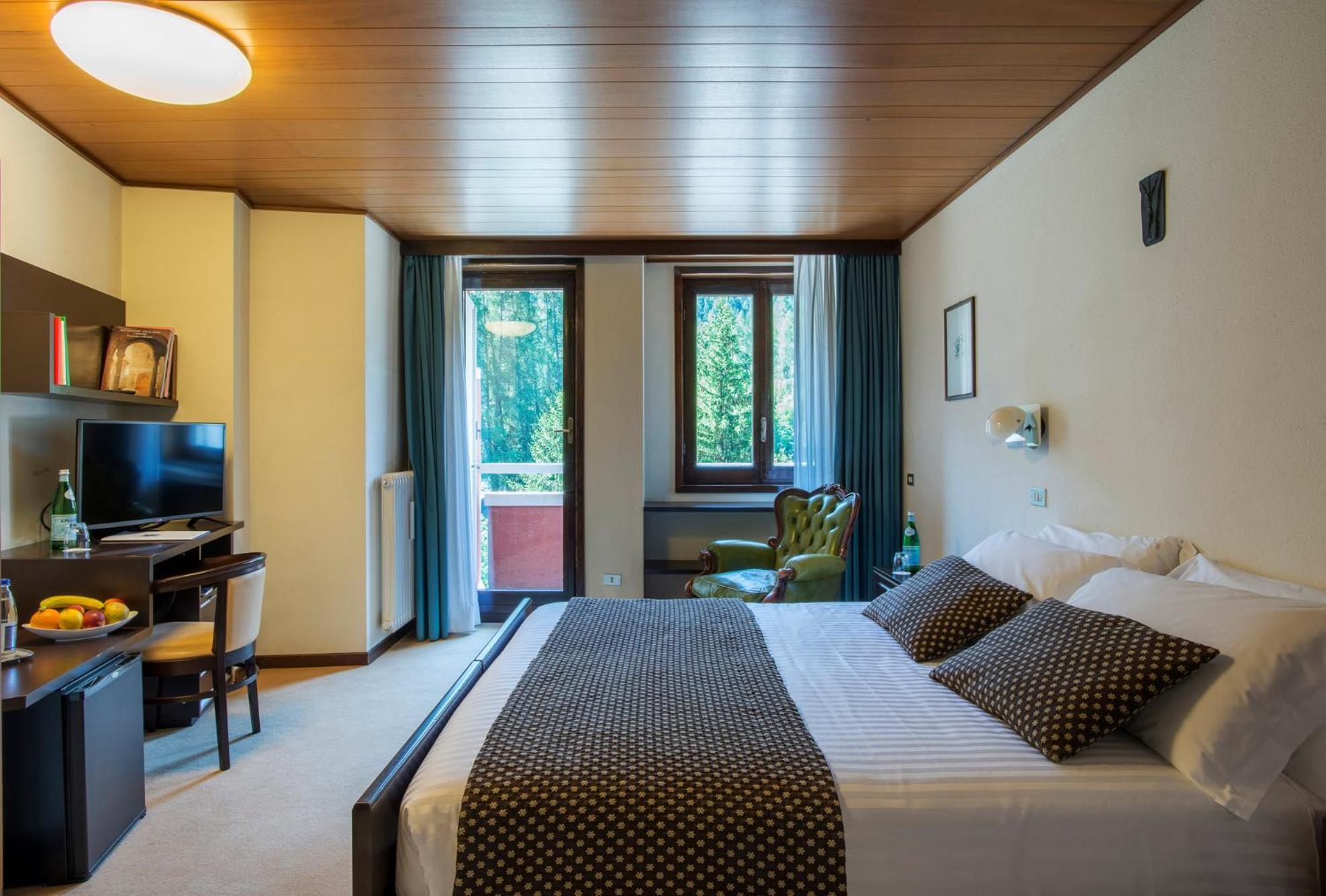Hotel Mirella Ponte Di Legno Exterior photo